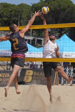 BALIKESIR, TURKIYE - 24 Haziran 2023: Pro Beach Tour Oren Leg sırasında tanımlanamayan atlet