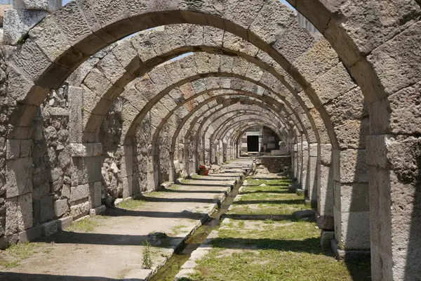 İzmir 'in İzmir kentinde İzmir' li Agora