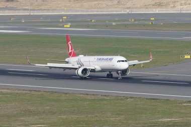 ISTANBUL, TURKIYE - NOVEMBER 05, 2022: Turkish Airlines Airbus A321-271NX (8155) landing to Istanbul International Airport clipart