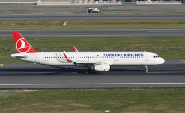 ISTANBUL, TURKIYE - NOVEMBER 05, 2022: Türk Havayolları Airbus A321-231 (7089) İstanbul Uluslararası Havaalanına indi