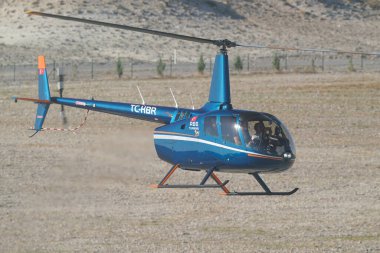ESKISEHIR, TURKIYE - 16 Eylül 2023: Er Robinson R66 Türbini (0113) Sivrihisar SHG Airshow 'da sergilendi