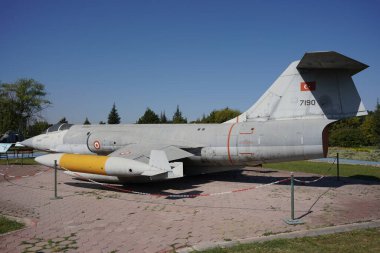 ESKISEHIR, TURKIYE - 17 Eylül 2023: Türk Hava Kuvvetleri Lockheed F-104G Starfighter (7190) Vecihi Hurkus Havacılık Parkı 'nda sergilendi