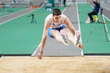 ISTANBUL, TURKIYE - 10 Şubat 2024: Atakoy Atletizm Arenasında düzenlenen Balkan Atletizm Şampiyonası sırasında tanımlanamayan atlet