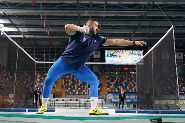 stock image ISTANBUL, TURKIYE - FEBRUARY 10, 2024: Undefined athlete shot put during Balkan Athletics Championships in Atakoy Athletics Arena