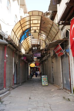 HATAY, TURKIYE - 26 Şubat 2024: 6 Şubat 2023 Depremlerden sonra Eski Hatay Çarşısı 'nın Boş Sokağı