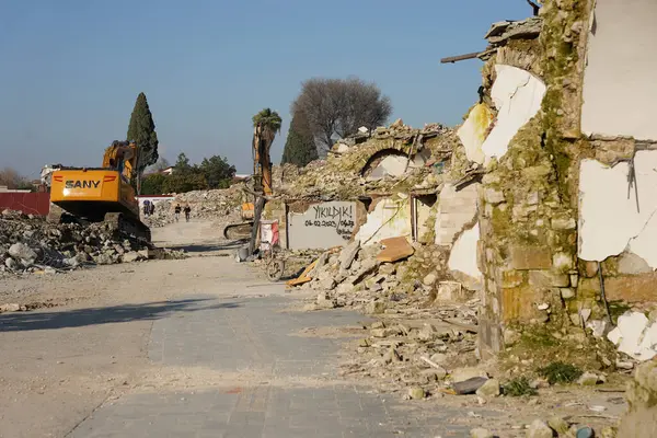 stock image HATAY, TURKIYE - FEBRUARY 26, 2024: Damaged buildings in Hatay City after 6 February 2023 Earthquakes