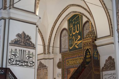 BURSA, TURKIYE - 30 Haziran 2023: Bursa Büyük Camii, Ulu Camii Bursa Şehri. Cami, mimar Ali Neccar tarafından 1396-1399 yıllarında tasarlanıp inşa edilmiştir.
