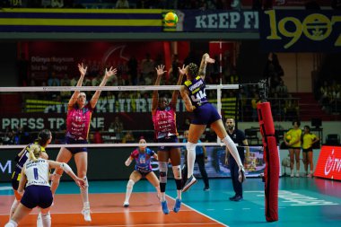 ISTANBUL, TURKIYE - 19 Mart 2024: Melissa Vargas, Burhan Felek Spor Salonu 'nda Fenerbahçe Opet, Vero Volley Milano CEV Şampiyonlar Ligi Voleybol Ligi Şampiyonlar Ligi karşılaşmasında