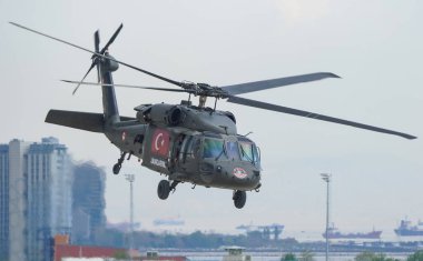 ISTANBUL, TURKIYE - MAYIS 01, 2023: Türk Jandarma Gücü Sikorsky S-70 Teknofest İstanbul 'da İstanbul Atatürk Havalimanı' nda sergilendi