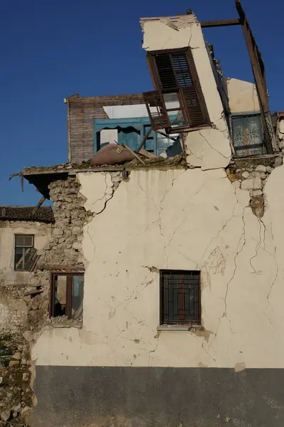 stock image HATAY, TURKIYE - FEBRUARY 26, 2024: Damaged buildings in Hatay City after 6 February 2023 Earthquakes