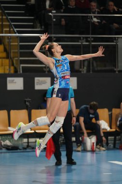 ISTANBUL, TURKIYE - 20 Şubat 2024: Vakıfbank vs Imoco Volley Conegliano CEV Şampiyonlar Ligi Volley karşılaşmasında Kelsey Robinson-Cook