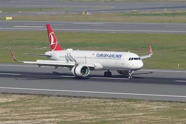 stock image ISTANBUL, TURKIYE - NOVEMBER 05, 2022: Turkish Airlines Airbus A321-271NX (8155) landing to Istanbul International Airport