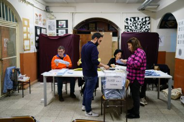 İSTANBUL, TÜRKİYE - 31 Mart 2024: Türkiye 'de İstanbul Belediye Başkanlığı Seçimlerinin Sayımı