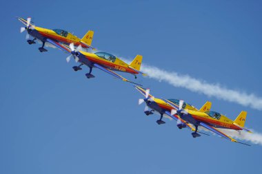 ESKISEHIR, TURKIYE - 17 Eylül 2023: Romen Şahin Aerobik Takımı Sivrihisar SHG Hava Gösterisinde sergilendi