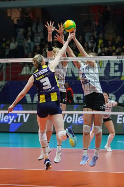 ISTANBUL, TURKIYE - 28 Şubat 2024: Burhan Felek Spor Salonu 'nda oynanan Fenerbahçe Opet - Allianz MTV Stuttgart CEV Şampiyonlar Ligi Volley maçı sırasında Magdalena Stysiak