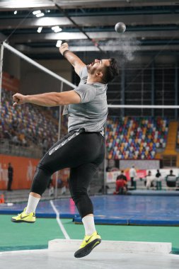 İSTANBUL, TURKIYE - 17 Şubat 2024: Atakoy Atletizm Şampiyonası 'nda vurulan sporcular