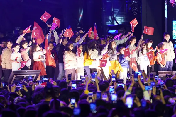 stock image ISTANBUL, TURKIYE - APRIL 23, 2024: Turkish Singer Zeynep Bastik Concert in 23 April National Sovereignty and Childrens Day of Turkiye celebrations in Istanbul