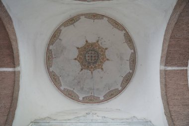 EDIRNE, TURKIYE - Nisan 07, 2024: Eski Cami, Eski Cami, Edirne City. Cami 1414 yılında inşa edildi.