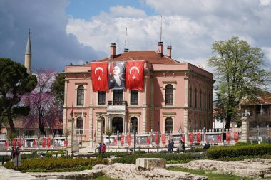 EDIRNE, TURKIYE - Nisan 07, 2024: Türkiye 'deki Edirne Belediye Binası