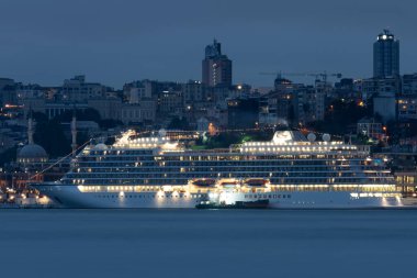 İSTANBUL, TURKIYE - Mayıs 04, 2024: İstanbul Limanı 'ndaki Viking Jüpiter Gemi Gemisi