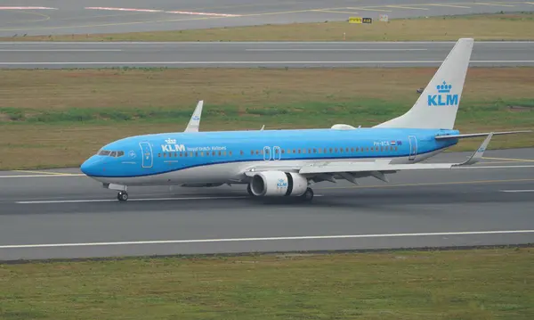 stock image ISTANBUL, TURKIYE - JUNE 17, 2023: KLM Boeing 737-8K2 (39443) landing to Istanbul International Airport