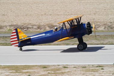 ESKISEHIR, TURKIYE - 17 Eylül 2023: M.S.O Hava ve Uzay Müzesi Boeing A75N1 Stearman (75-863) Sivrihisar SHG Hava Gösterisi