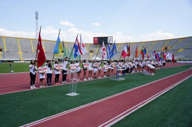 IZMIR, TURKIYE - 25 Mayıs 2024: İzmir Atatürk Stadyumu 'nda Balkan Atletizm Şampiyonası açılış töreni