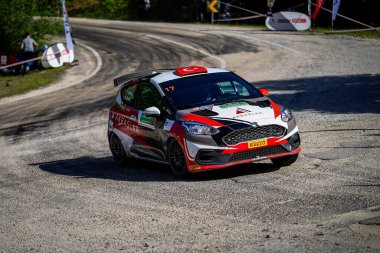 BURSA, TURKIYE - 18 Mayıs 2024: Bursa Rallisi 'nde ralli araba yarışı