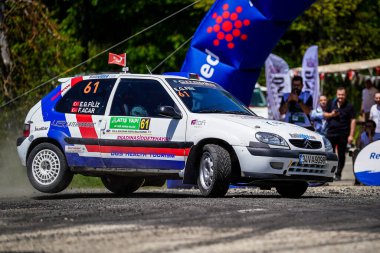 BURSA, TURKIYE - 18 Mayıs 2024: Bursa Rallisi 'nde ralli araba yarışı