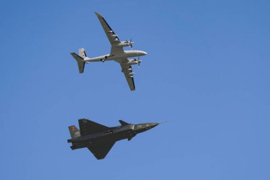ISTANBUL, TURKIYE - MAYIS 01, 2023: Baykar Bayraktar Kizilelma ve Akinci İstanbul Teknofest sırasında İstanbul Atatürk Havalimanı 'nda sergileniyor