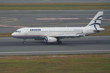 ISTANBUL, TURKIYE - 17 Haziran 2023: Ege Havayolları Airbus A320-232 (3745) İstanbul Uluslararası Havaalanına indi