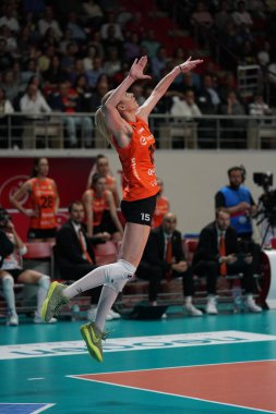 ISTANBUL, TURKIYE - 13 Nisan 2024: Jovana Stevanoviç, Burhan Felek Spor Salonu 'nda oynanan Fenerbahçe Opet vs Eczacibasi Dynavit Türk Sultanlar Ligi karşılaşmasında görev yaptı