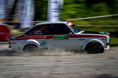 BURSA, TURKIYE - 18 Mayıs 2024: Bursa Rallisi 'nde ralli araba yarışı