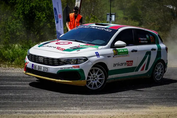 BURSA, TURKIYE - 18 Mayıs 2024: Bursa Rallisi 'nde ralli araba yarışı