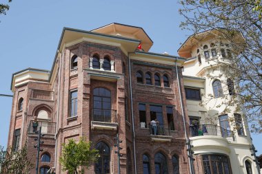 İSTANBUL, TURKIYE - 13 Nisan 2024: Bulgur Palas, İstanbul. Konak restore edildi ve bir kütüphane ve kültür merkezine dönüştürüldü.