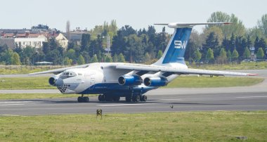 ISTANBUL, TURKIYE - 29 Nisan 2023: İpek Yolu Havayolları IL-76TD (1043419632) İstanbul Atatürk Havalimanı 'ndan kalkış