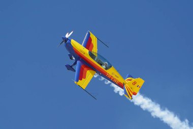 ESKISEHIR, TURKIYE - 17 Eylül 2023: Romen Hawks Aerobik Takımı Ekstra 330SC Sivrihisar SHG Airshow 'da sergilendi