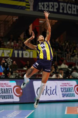 ISTANBUL, TURKIYE - 13 Nisan 2024: Melissa Vargas, Burhan Felek Spor Salonu 'nda oynanan Fenerbahçe Opet vs Eczacibasi Dynavit Türk Sultanlar Ligi karşılaşmasında görev yapıyor