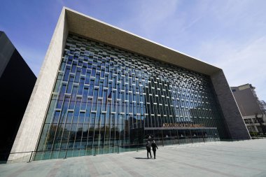 İSTANBUL, TÜRKİYE - 31 Mart 2024: İstanbul, Taksim Meydanı 'ndaki Atatürk Kültür Merkezi