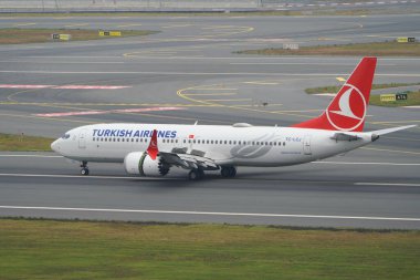 ISTANBUL, TURKIYE - 17 Haziran 2023: Türk Havayolları Boeing 737-8MAX (60052) İstanbul Uluslararası Havaalanına indi
