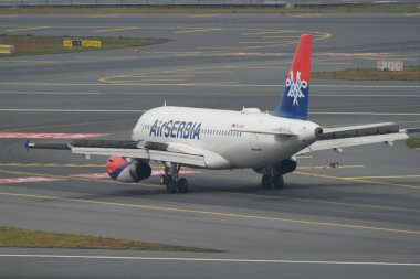 ISTANBUL, TURKIYE - 17 Haziran 2023: Air Serbia Airbus A319-132 (2277) İstanbul Uluslararası Havaalanına indi