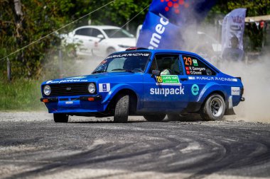 BURSA, TURKIYE - 18 Mayıs 2024: Bursa Rallisi 'nde ralli araba yarışı