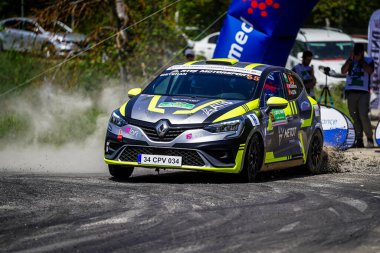 BURSA, TURKIYE - 18 Mayıs 2024: Bursa Rallisi 'nde ralli araba yarışı