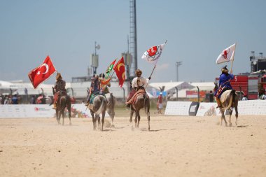 ISTANBUL, TURKIYE - Haziran 08, 2024: Etnospor Kültür Festivali 'nde Binicilik Şovu