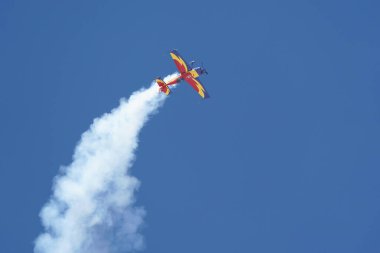 ESKISEHIR, TURKIYE - 17 Eylül 2023: Romen Hawks Aerobik Takımı Ekstra 330SC Sivrihisar SHG Airshow 'da sergilendi