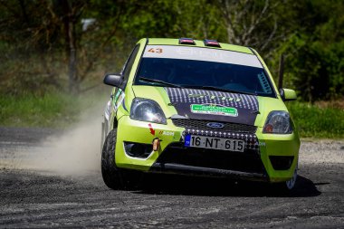 BURSA, TURKIYE - 18 Mayıs 2024: Bursa Rallisi 'nde ralli araba yarışı