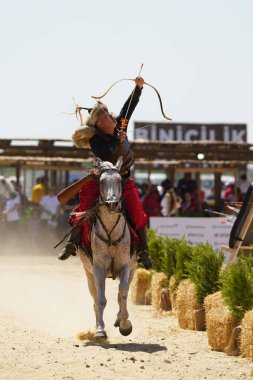 ISTANBUL, TURKIYE - Haziran 08, 2024: Etnospor Kültür Festivali 'nde Binicilik Şovu