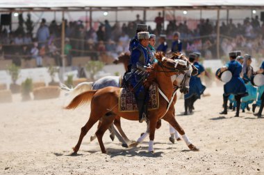 ISTANBUL, TURKIYE - Haziran 08, 2024: Etnospor Kültür Festivali 'nde Binicilik Şovu