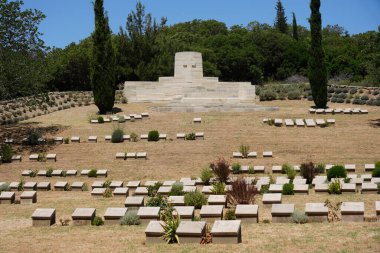 CANAKKALE, TURKIYE - 18 Haziran 2024: Gelibolu 'daki Mezarlık ve Anıt