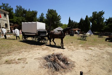 CANAKKALE, TURKIYE - 18 Haziran 2024: Gelibolu 'daki Alcitepe 1915 Kızıl Hilal Hastanesi